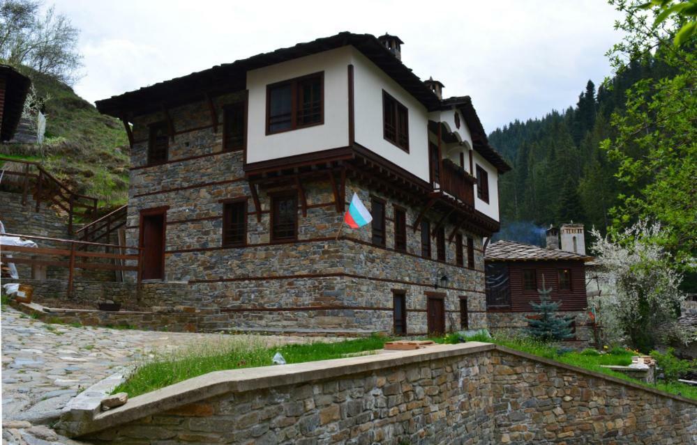 Къща За Гости Гайтана Shiroka Laka Exterior photo