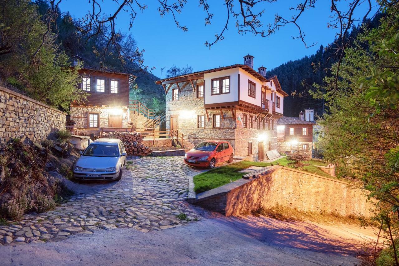 Къща За Гости Гайтана Shiroka Laka Exterior photo